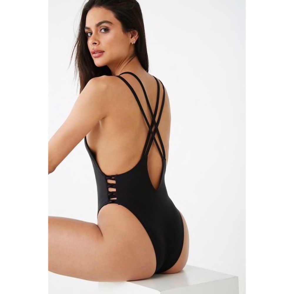 NWT Black Crisscross Plunging Swimsuit Small